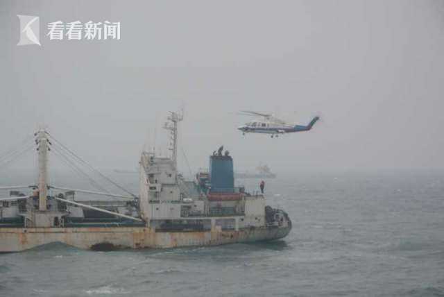 Kaiyun：千里馳援！中遠(yuǎn)海運(yùn)調(diào)派系統(tǒng)多名職務(wù)船員緊急支援瓊州海峽保春運(yùn)(圖1)