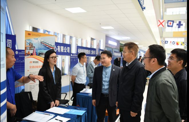 Kaiyun：53家航運(yùn)企業(yè)提供1500多個(gè)崗位青島港灣舉辦畢業(yè)生雙選會(huì)(圖1)