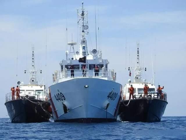 Kaiyun：黃巖島再發(fā)激烈對峙：菲海警4次沖向中國海警艦還差10米就撞船(圖1)
