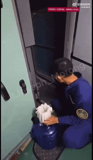 Kaiyun：又打起來了？中菲在鐵線礁再次爆發(fā)沖突！中國(guó)海警登礁使用掃雷器清理垃圾(圖21)